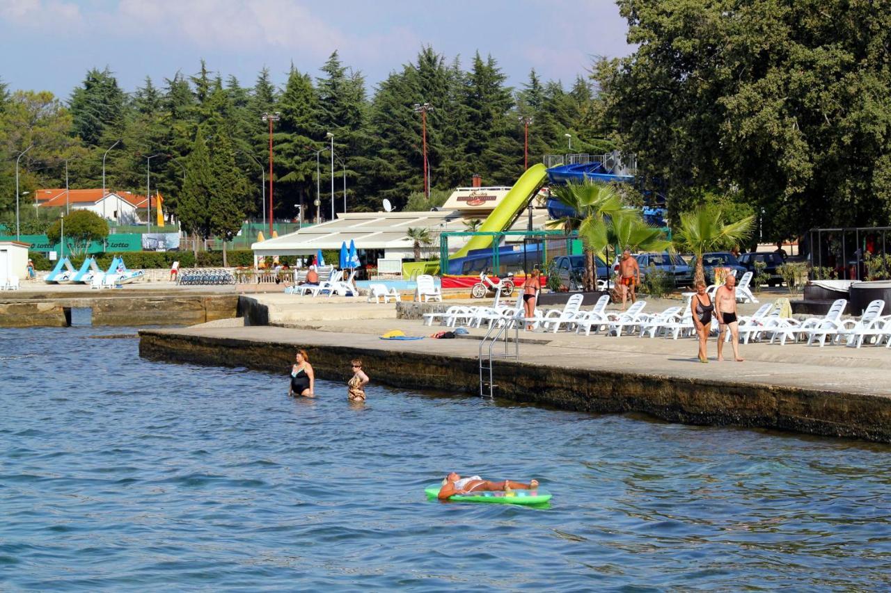 Apartments With A Parking Space Kukci, Porec - 7166 Нова-Вас Экстерьер фото