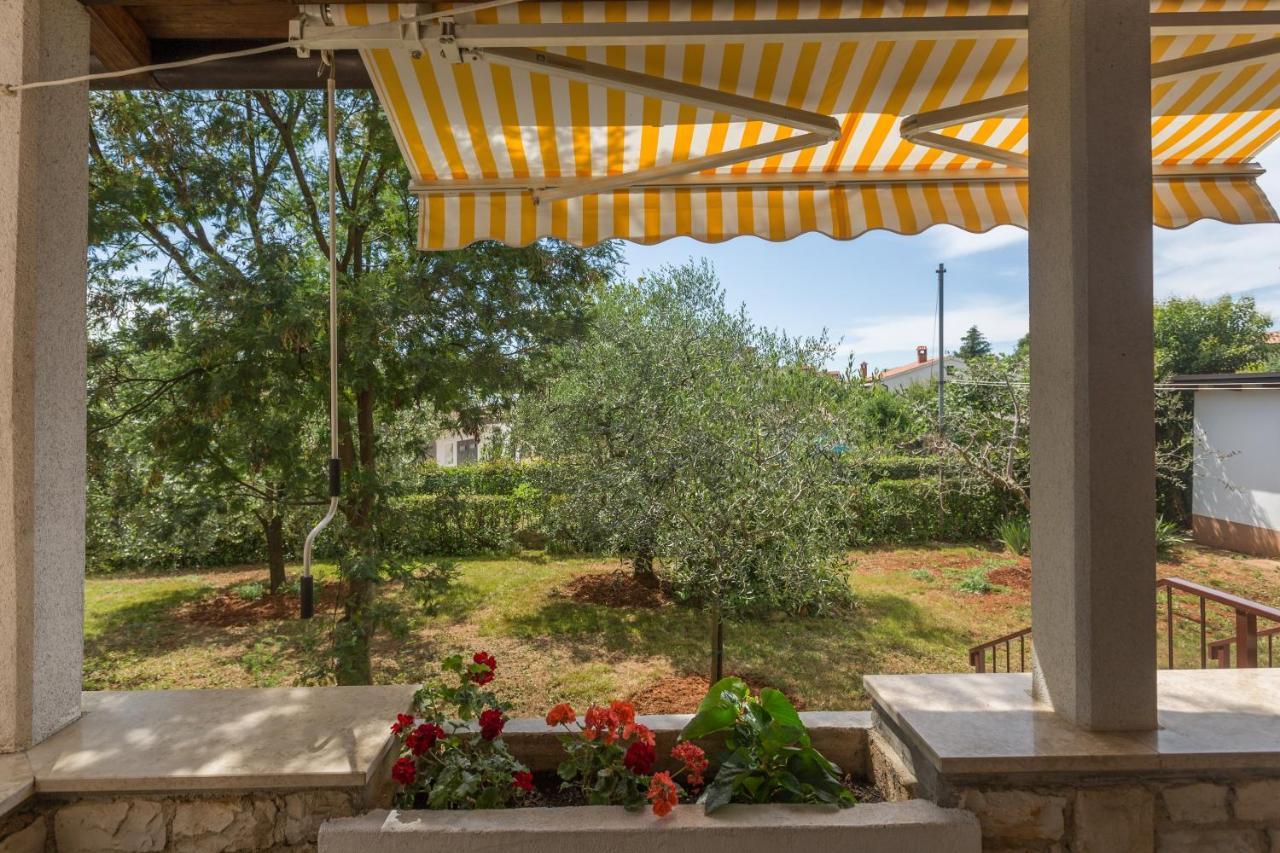 Apartments With A Parking Space Kukci, Porec - 7166 Нова-Вас Экстерьер фото