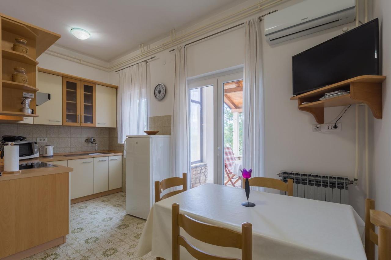 Apartments With A Parking Space Kukci, Porec - 7166 Нова-Вас Экстерьер фото